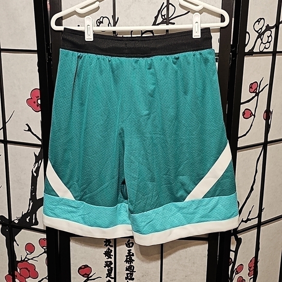 Puma Parasailing Shorts Size Small NWT - Picture 7 of 7